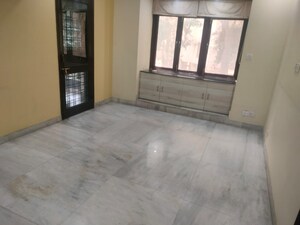 Room in 3 BHK Apartment at Mahalaxmi Apartments Gurgaon, Sector 43 – for Rent