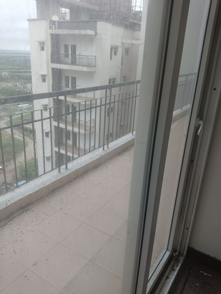 Balcony, gaur-atulyam 2 Bedroom 955 Sq.Ft. Apartment In Omicron I Greater Noida Greater Noida 9463874