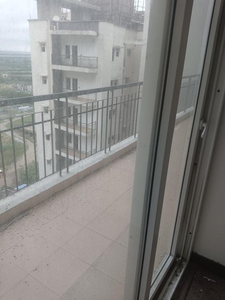 Balcony, gaur-atulyam 2 Bedroom 955 Sq.Ft. Apartment In Omicron I Greater Noida Greater Noida 9463874