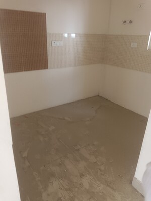 Room in 2 BHK Apartment at Gaur Atulyam, Omicron I Greater Noida – for Rent