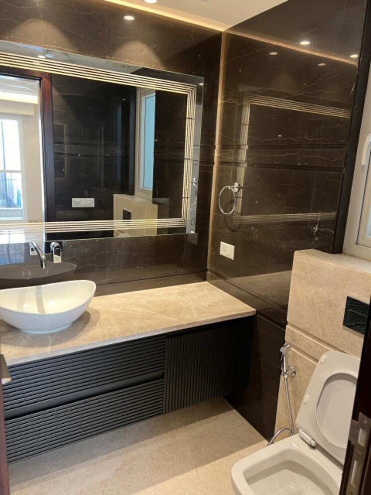 Attached Bathroom, greater kailash i 4 Bedroom 4500 Sq.Ft. Builder Floor In Greater Kailash I Delhi 9463921
