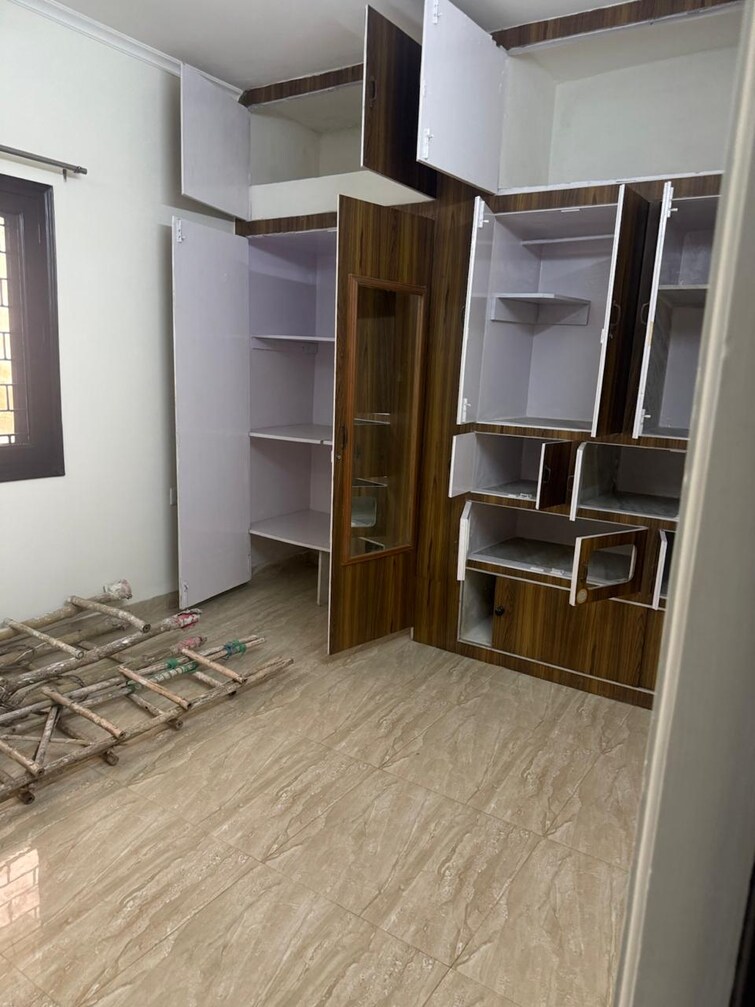 Room, vasant kunj 2 Bedroom 1200 Sq.Ft. Apartment In Vasant Kunj Delhi 9463922