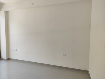 Room in 3 BHK Apartment at Skyi Songbirds, Bavdhan – for Rent