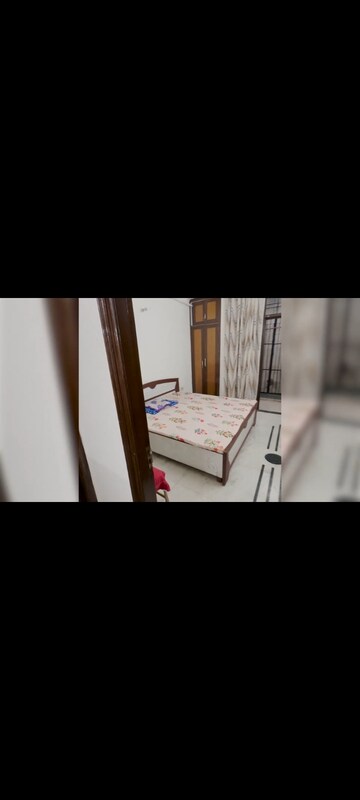 Room in 2 BHK Builder Floor at Kanha Apartments Indirapuram, Shakti Khand 2 – for Rent