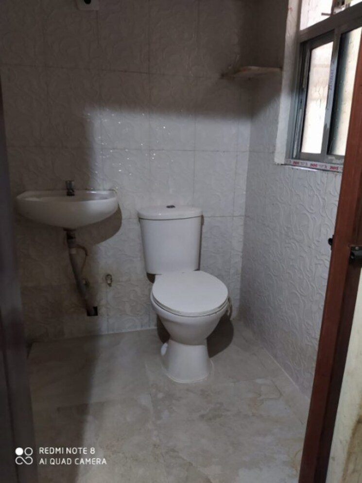Bathroom, dum dum cantt 2 Bedroom 812 Sq.Ft. Builder Floor In Dum Dum Cantt Kolkata 9463713