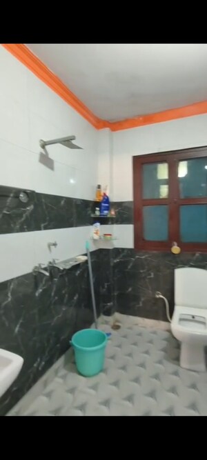 Master Bedroom in 1 RK Builder Floor at Sun Homes, Shakti Khand Iii – for Rent