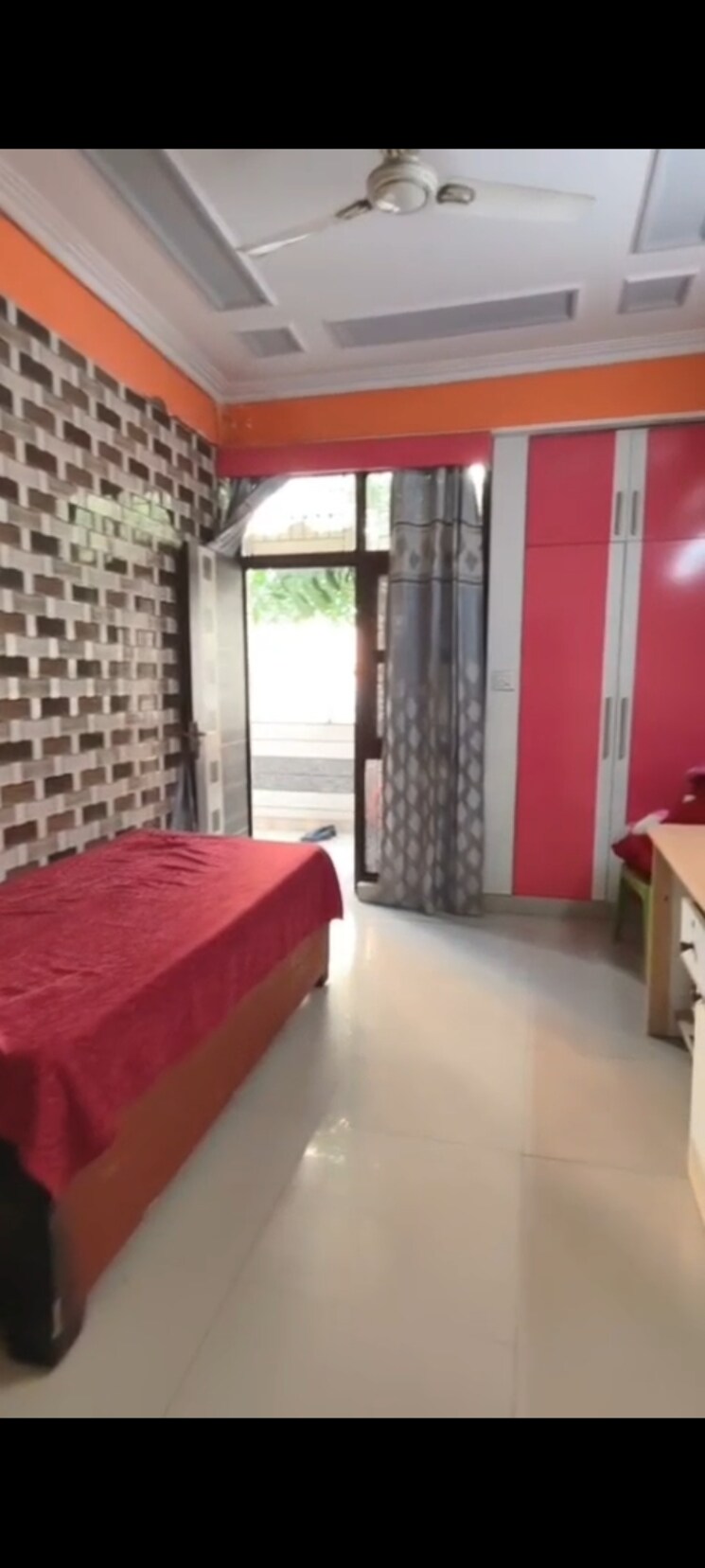 Bedroom, sun-homes 1 RK 400 Sq.Ft. Builder Floor In Shakti Khand Iii Ghaziabad 9463937