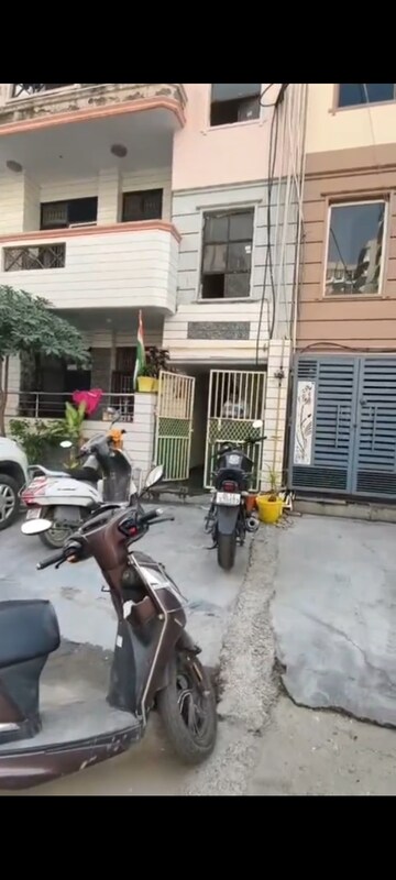 1 RK Builder Floor – Exterior View View at Sun Homes, Shakti Khand Iii - for Rent