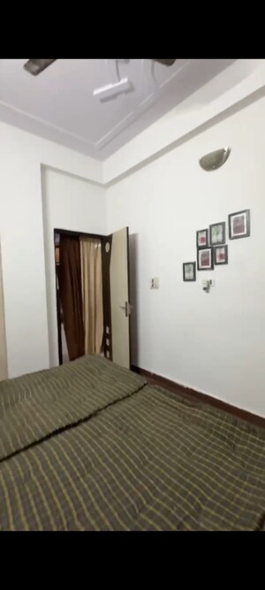 Room in 2 BHK Builder Floor at Saya Villa, Indrapuram – for Rent