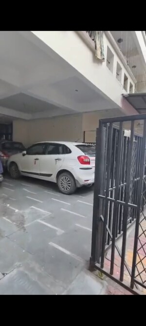 Parking in 3 BHK Builder Floor at Maya Homes, Indrapuram – for Sale