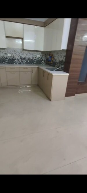 Room in 3 BHK Builder Floor at Maya Homes, Indrapuram – for Sale