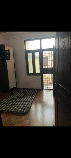 Room in 1 RK Builder Floor at Vidhayak Colony, Nyay Khand I – for Rent