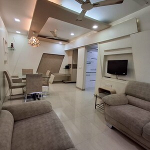 2 BHK Apartment For Rent in Laxmi Apartments Bandra West, Patkar Blocks