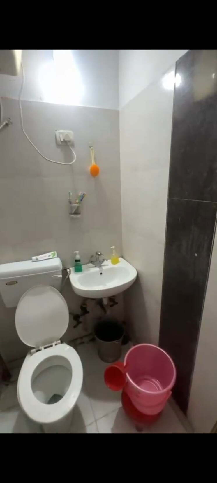 Bathroom, divya-angels 3 Bedroom 1450 Sq.Ft. Builder Floor In Indrapuram Ghaziabad 9463962