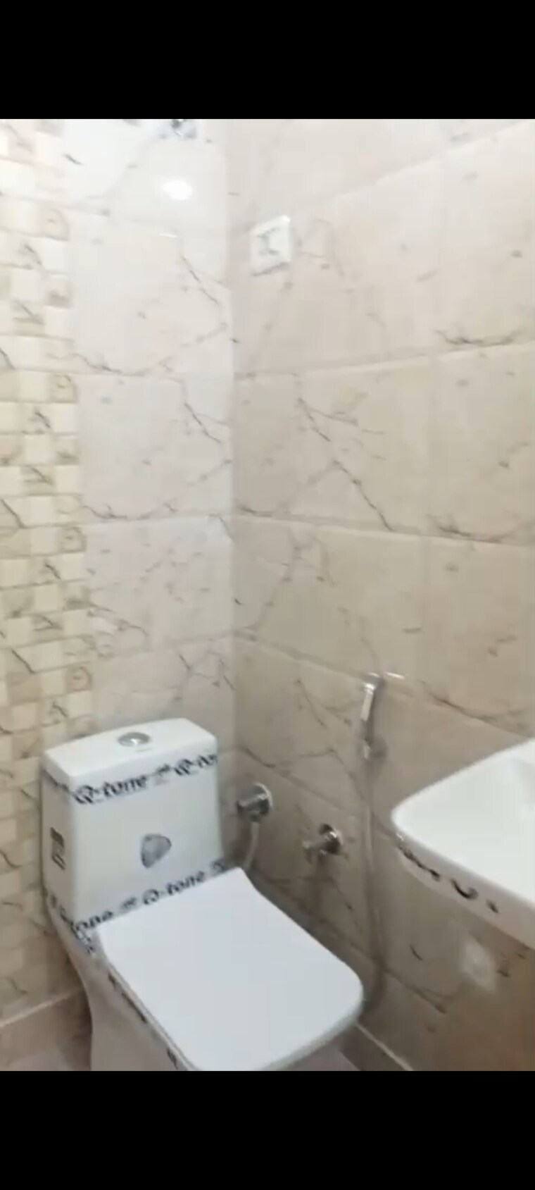 Bathroom, divya-angels 3 Bedroom 1300 Sq.Ft. Builder Floor In Indrapuram Ghaziabad 9463967