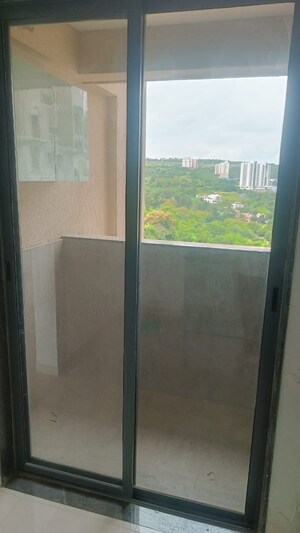 Room in 5 BHK Apartment at Sankla Sommet, Bhugaon – for Rent