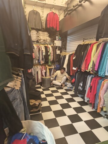  Shop For Rent in East Point Mall, Kurla East