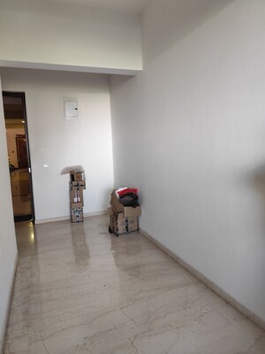 Room in 4 BHK Apartment at Skyi Songbirds, Bavdhan – for Rent