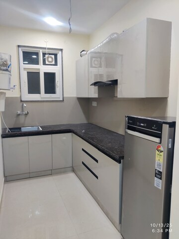 Kitchen in 2 BHK Builder Floor at Sector 38 – for Rent