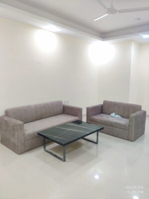 Living Room in 2 BHK Builder Floor at Sector 38 – for Rent