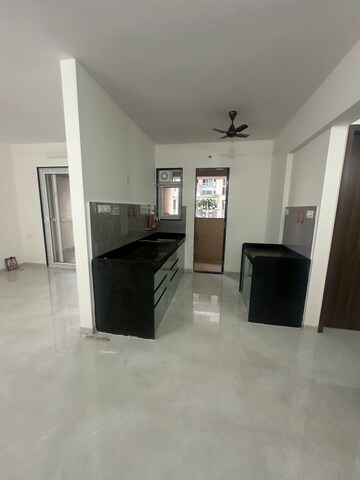 Room in 2 BHK Apartment at Dream Metropark County, Balewadi – for Rent