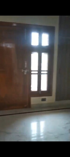 Room in 3 BHK Builder Floor at A and M Shakti Plaza, Shakti Khand Iii – for Rent