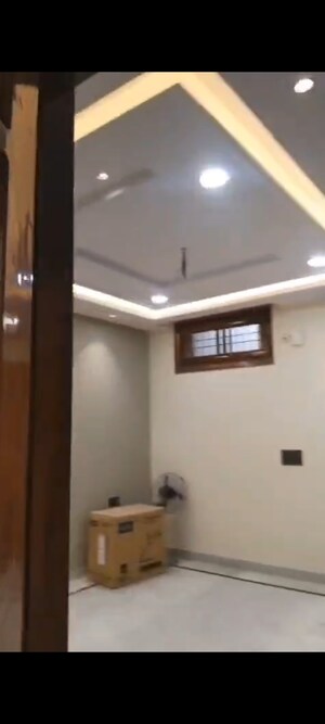 Furnished Amenities in 3 BHK Builder Floor at A and M Shakti Plaza, Shakti Khand Iii – for Rent