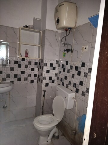 Bathroom in 1 BHK Builder Floor at Golden Nest Apartments Sector 68, Sector 68 – for Rent