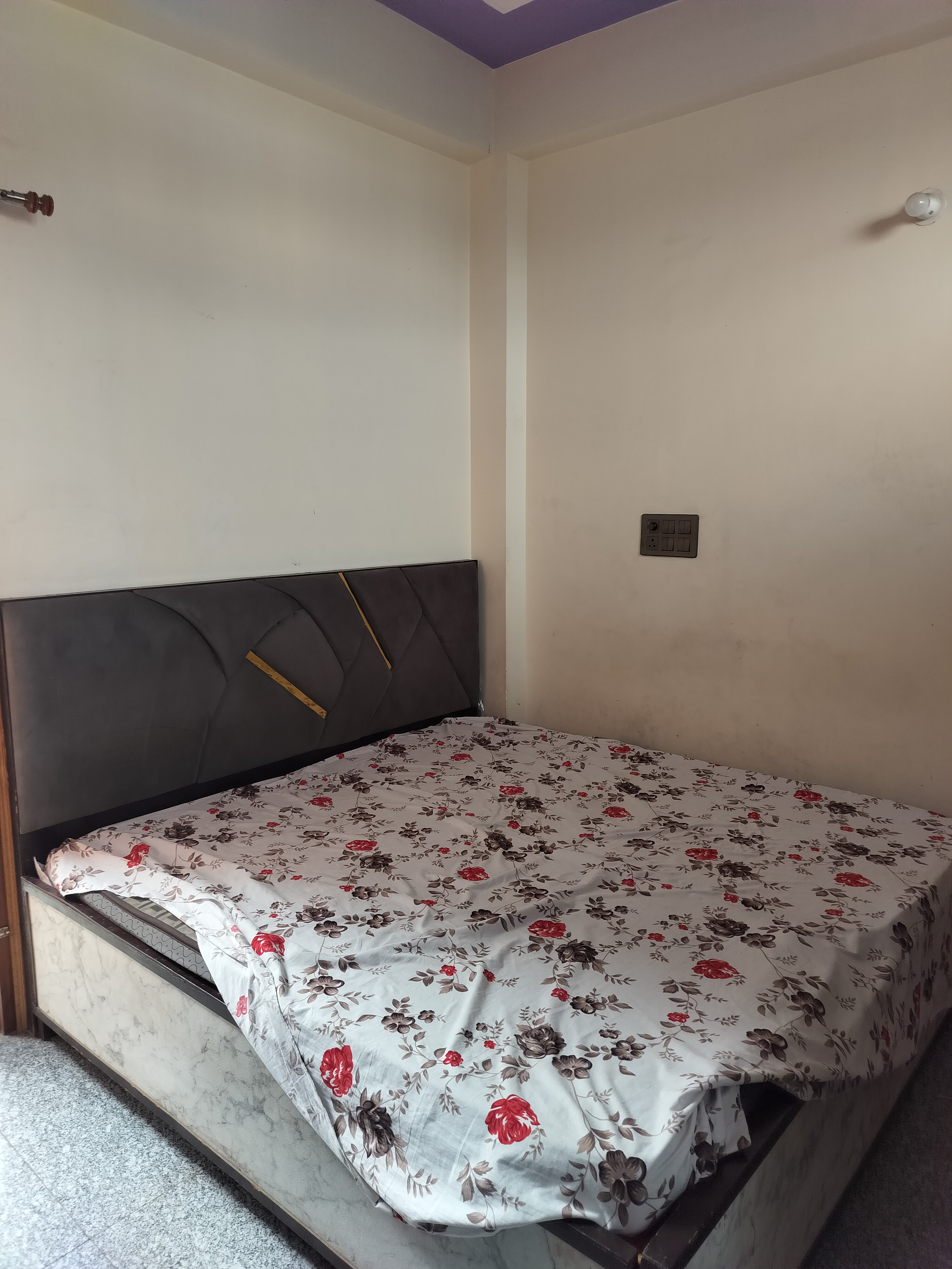 1 Rk  350 Sq.Ft. Independent House in RWA Apartments Sector 71