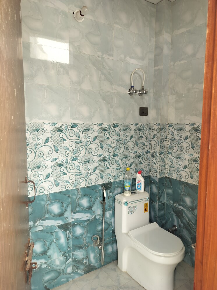 Bathroom, rwa-apartments-sector-71 1 RK 350 Sq.Ft. Independent House In Sector 71 Noida 9464053