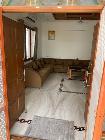 Bedroom in 6 BHK Independent House at Karkhana – for Sale