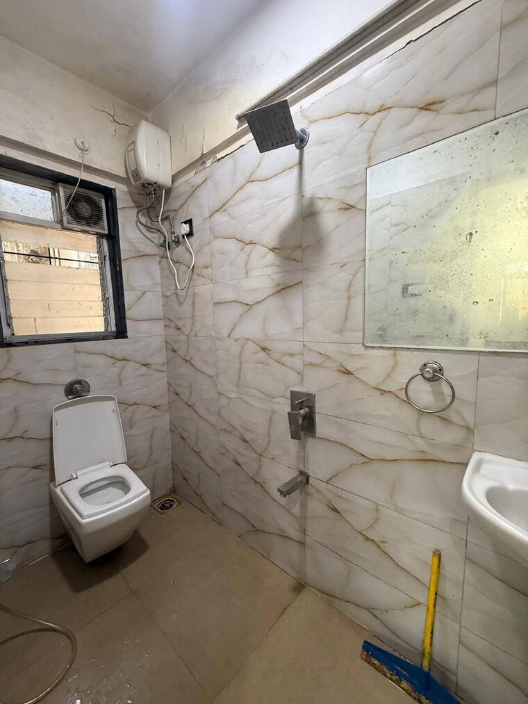 Bathroom, kalina-sangam-chs 1 Bedroom 500 Sq.Ft. Apartment In Santacruz East Mumbai 9464061