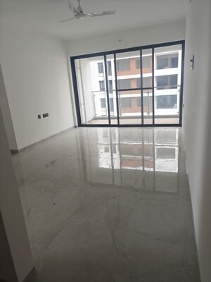 Room in 2.5 BHK Apartment at Unique Youtopia, Kharadi – for Rent