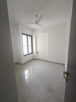 Room in 2.5 BHK Apartment at Unique Youtopia, Kharadi – for Rent
