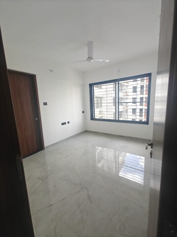 Room in 2.5 BHK Apartment at Unique Youtopia, Kharadi – for Rent