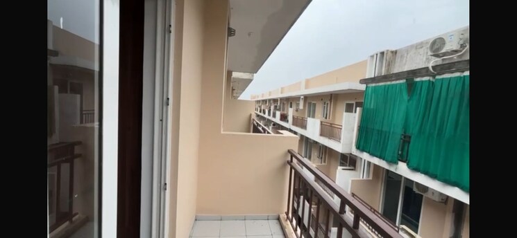 Balcony, sushma-valencia 3.5 Bedroom 2250 Sq.Ft. Apartment In International Airport Road Zirakpur 9464066