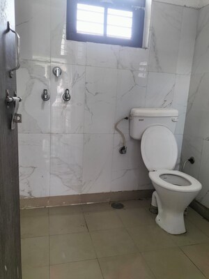 Bathroom in 1 RK Builder Floor at Sector 14 – for Rent
