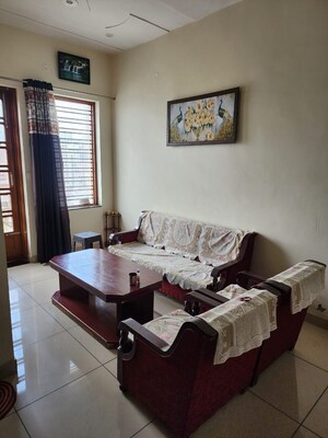 2 BHK Builder Floor For Rent in Sector 14