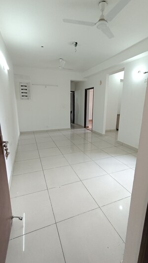 2 BHK Apartment For Rent in Supertech The Romano, Sector 118