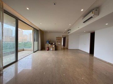 Room in 4 BHK Apartment at Hiranandani Lake Enclave Glendale, Thane West – for Rent