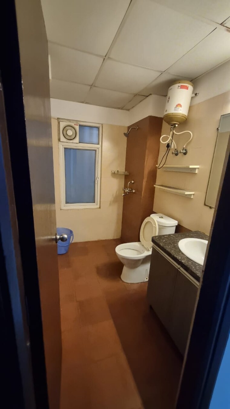 Bathroom, mahagun-moderne 2 Bedroom 1350 Sq.Ft. Apartment In Sector 78 Noida 9464109