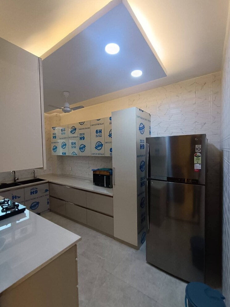 Kitchen, housing-board-colony-sector-17 1 RK 652 Sq.Ft. Builder Floor In Sector 17a Gurgaon 9464110