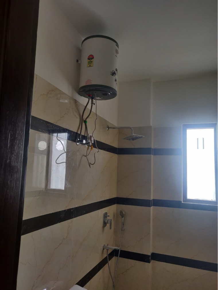 Bathroom, gupta-awas 2 Bedroom 1454 Sq.Ft. Builder Floor In Sushant Lok I Gurgaon 9464115