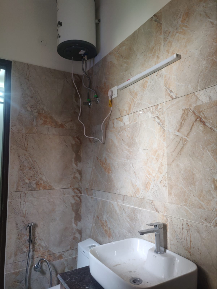 Bathroom, gupta-awas 2 Bedroom 1454 Sq.Ft. Builder Floor In Sushant Lok I Gurgaon 9464115