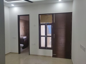 Room in 2 BHK Builder Floor at Gupta Awas, Sushant Lok I – for Rent