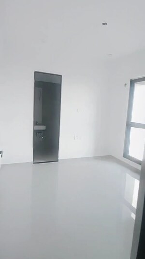 Furnished Amenities in 2 BHK Apartment at Dev Leo Tower, Oshiwara – for Rent