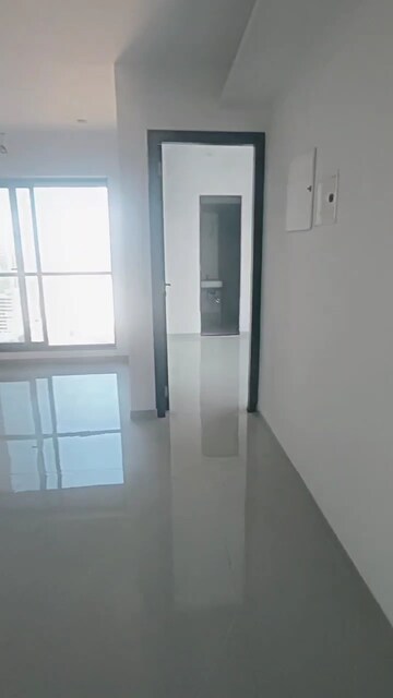 Room in 2 BHK Apartment at Dev Leo Tower, Oshiwara – for Rent