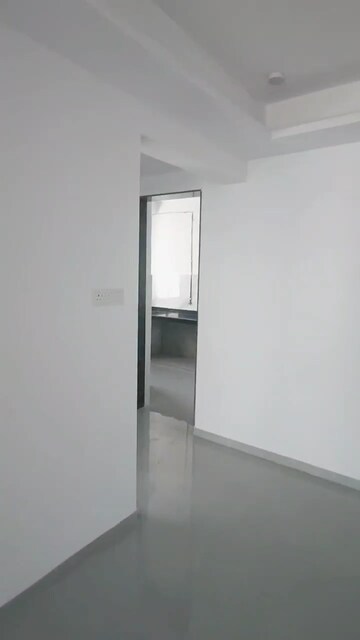 Room in 2 BHK Apartment at Dev Leo Tower, Oshiwara – for Rent