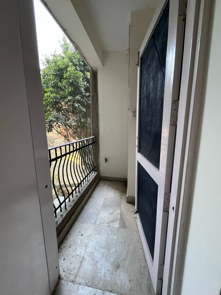 Balcony, awho-sujjan-vihar 3 Bedroom 1500 Sq.Ft. Apartment In Sector 44 Gurgaon 9464118