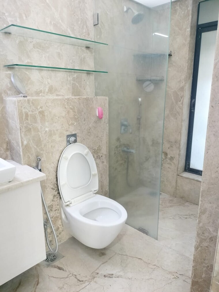 Bathroom, dheeraj-celestial 3 Bedroom 1716 Sq.Ft. Apartment In Bandra West Mumbai 9464134